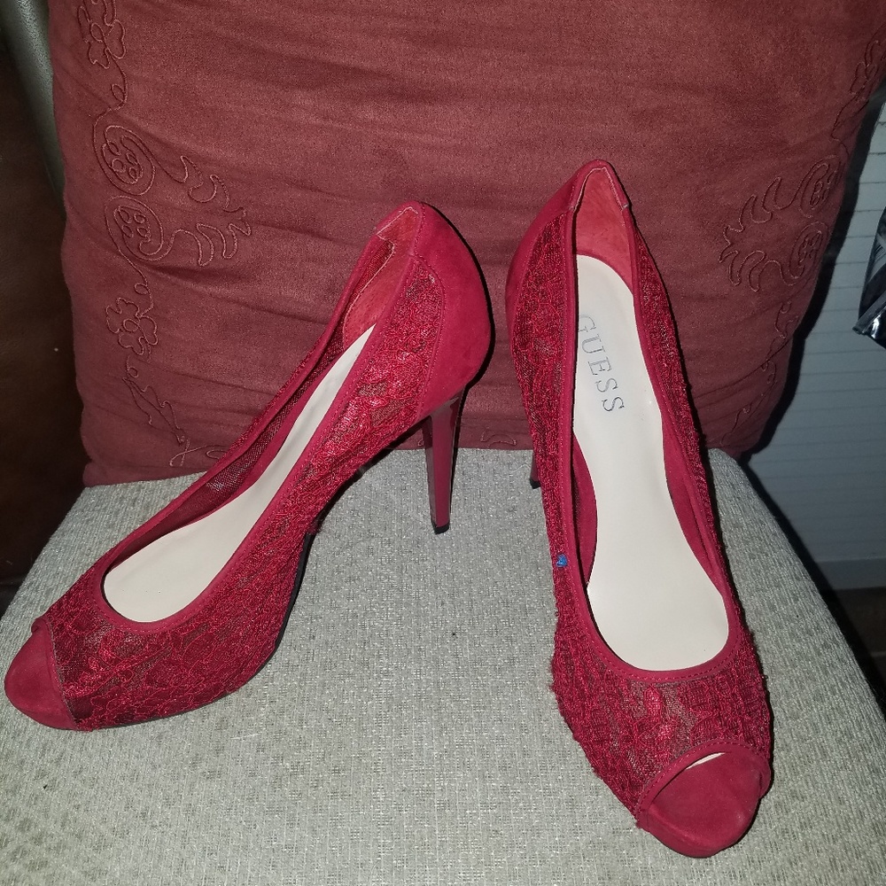 High heel pumps